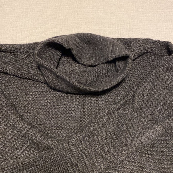 Banana Republic Dark Grey Sweater - Picture 2 of 4